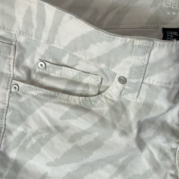 GAP White/Gray Print Jeans- Size 25- Excellent Condition - Picture 5 of 9